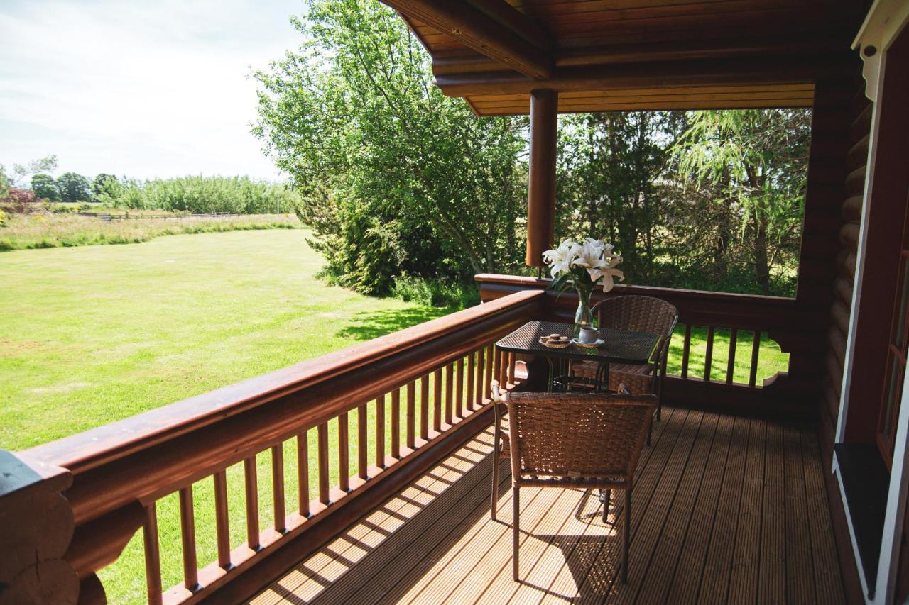 Tomatin - Luxury Two Bedroom Log Cabin With Hot Tub Berwick Upon Tweed المظهر الخارجي الصورة